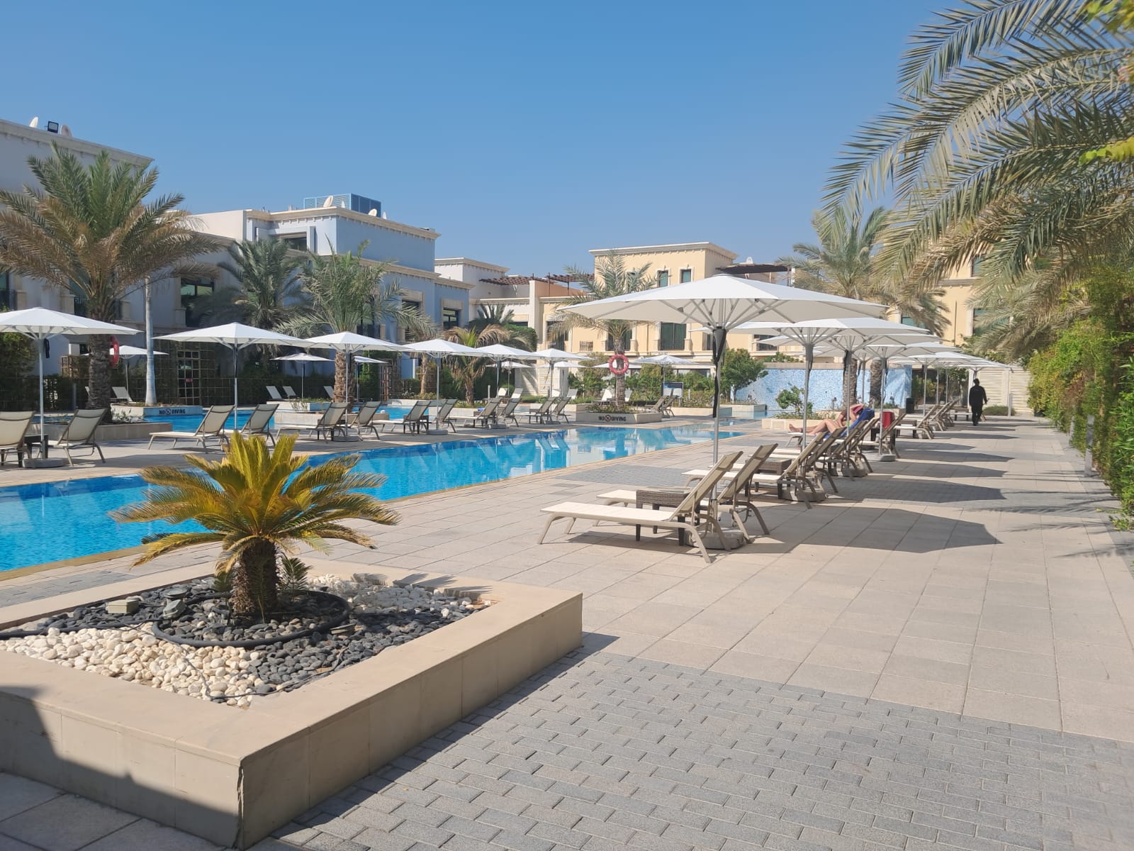 Fortino Pro Umbrellas Installed for a Hotel in Abu Dhabi - photo 3
